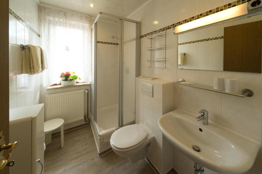 Hotel Haus Jutta Goessweinstein Pokoj fotografie